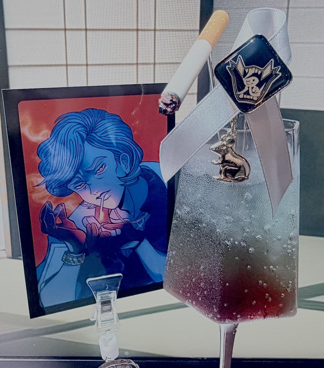 bdingu's tweet photo. #鬼を語ればしゃんからり 
探偵カフェさんで兎耳山イナバのキャラカクを作っていただきました💗
於菟やんとセットで作って神🍻✨
飲むと喉の奥からむせ返してくる強い香りとアルコールが、とても、イナバという男を表現してくださって、本当に、ありがとうございました… https://t.co/JMuNQafMFR