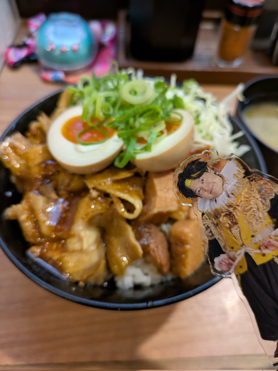 will_0114's tweet photo. #シェイク・ヒロシ
ヒロシと新宿「すためしどんどん」 https://t.co/T3yZssLpNk