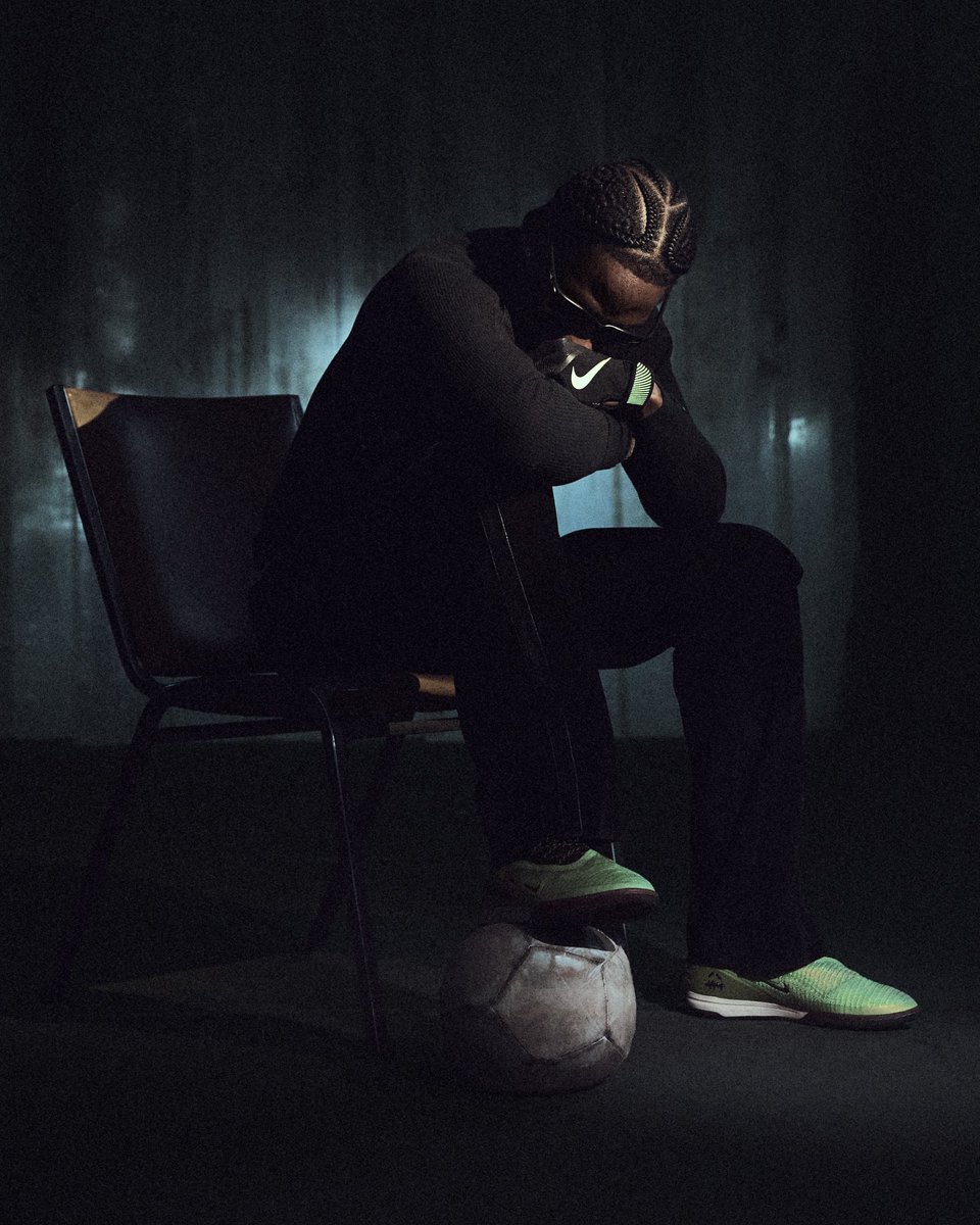SoleRetriever's tweet photo. RELEASE UPDATE: The Travis Scott x Nike Phantom 6 Low Elite Pack hits SNKRS on July 29th 🌵⚽️ https://t.co/YuBCnCZMvS