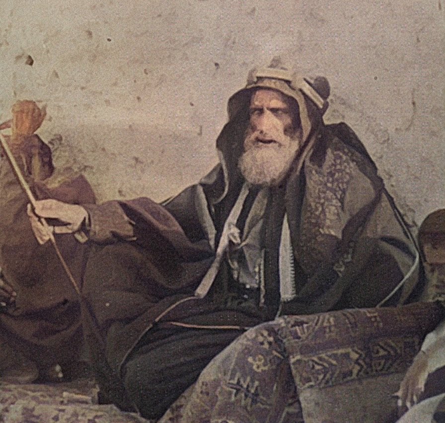 Hmd_Almarar's tweet photo. " حضرة أمير المؤمنين ويعسوب المسلمين جامع المكارم وحاوي الشِّيَم مولانا الإمام الشيخ زايد بن المرحوم الشيخ خليفة "

- من رسالة الشيخ أحمد بن يحيى المدني .. أحد علماء الخليج
إلى الشيخ زايد بن خليفة آل نهيّان ( 1855 - 1909م ) https://t.co/6dqL32hdAE