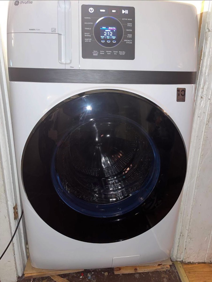 ApplianceHailey's tweet photo. “We were referred to Hailey’s because we needed a washer/dryer combo, immediately. [We] were helped as soon as we walked in the store… I 100% recommend this store. The selection is wonderful and everyone working was very friendly and helpful.”

- Nick &amp; Jes A. https://t.co/Vzb5CYoKCr