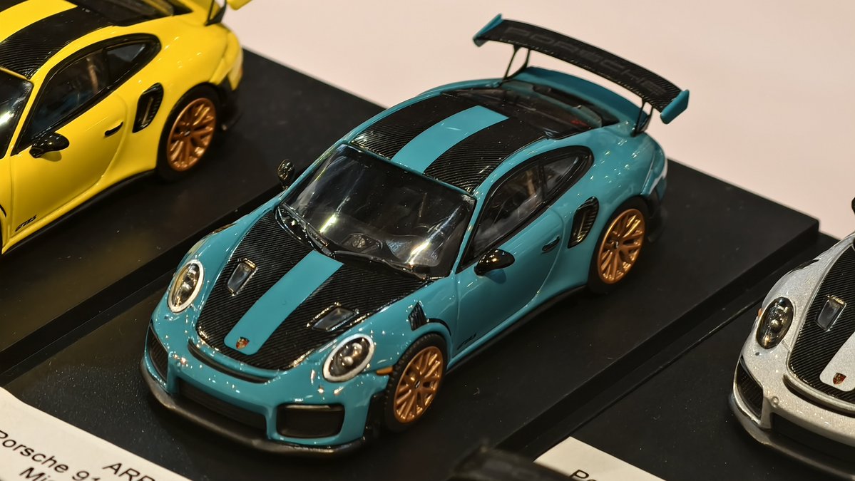 Giga_Penguin's tweet photo. ARbox Porsche 991 GT3 RS &amp; GT2 RS 🤗

#164scale #164diecast #porsche #tmcs https://t.co/HY3DjjlFLF