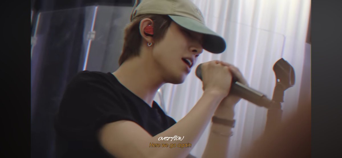 evanfolder's tweet photo. 🎤🎧

#EVAN #에반 #HEESEUNG #희승 https://t.co/xuVoDFCkoQ