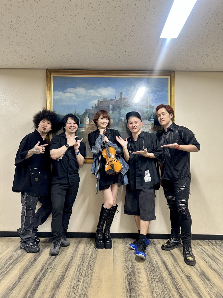 AyAsA_violin's tweet photo. #ソニックライブ 
『SONIC - LIVE! A Musical Odyssey of Sonic the Hedgehog』
瀬上さんをはじめ凄腕な素晴らしき皆々様とご一緒できて光栄すぎました🎸🎸🎹🥁🎸🎷🎷
皆様全員とお写真撮れなかったのが悔やまれますが本当にかっこよかった！！！✨ https://t.co/mJxT0qf5pe