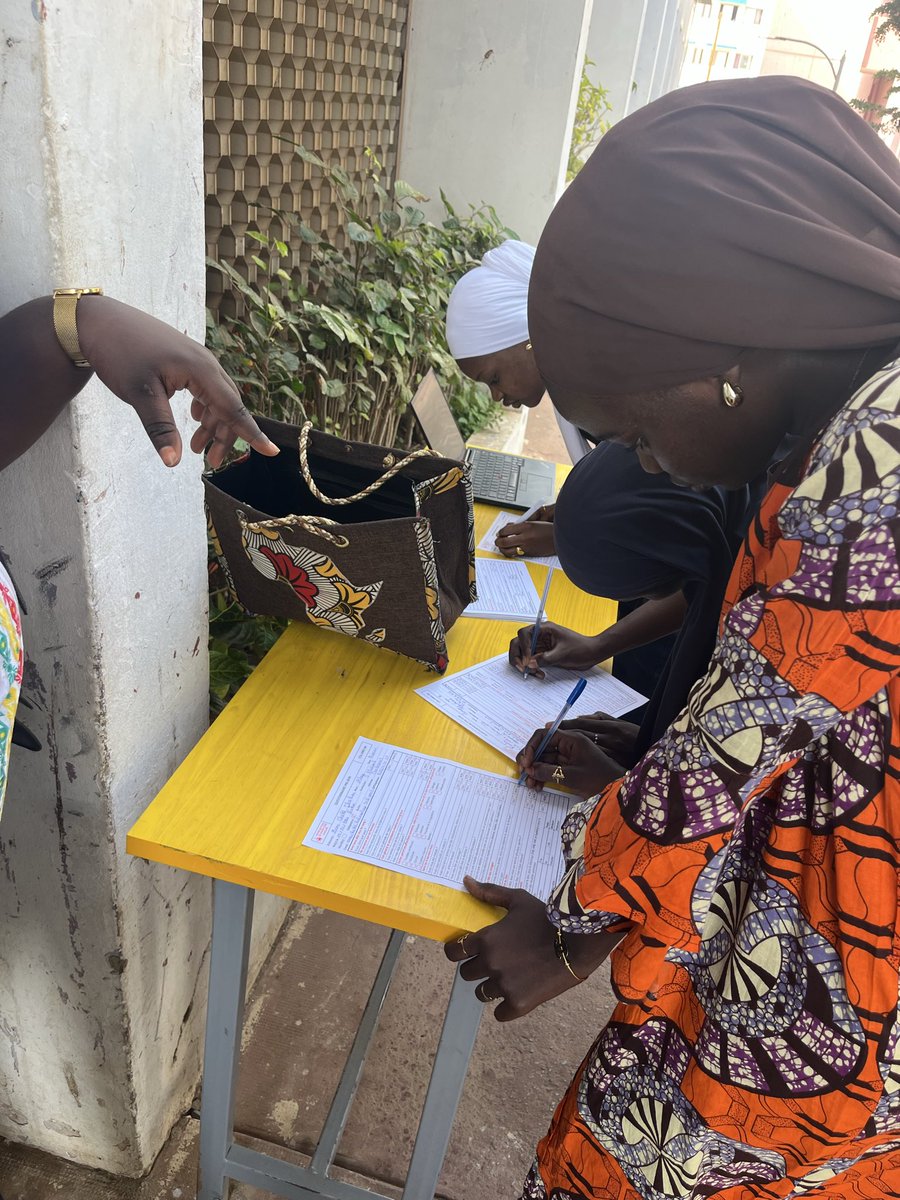 humanitaireesp's tweet photo. Un don, 3 vies, 92 fois. 92, c’est le nombre de poches de sang collectées ce 18 juin grâce à vous. 🩸

92 gestes simples.
Jusqu'à 276 vies qui peuvent être sauvées.

Un immense merci à nos donneurs, à nos bénévoles, aux médecins et partenaires qui ont rendu cette journée possible https://t.co/rR9IqdrrOA