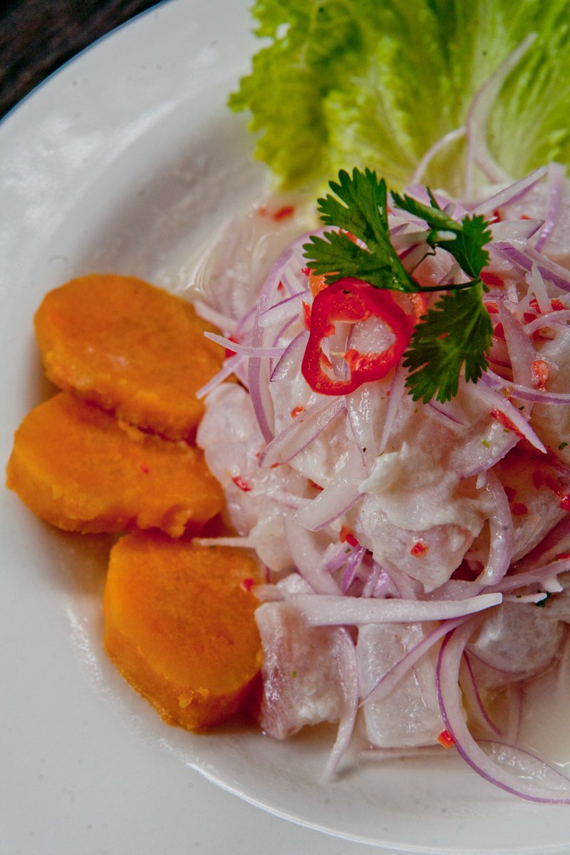 marcaPERU's tweet photo. 🇵🇪🌊 ¡Hoy el mundo entero rinde homenaje al rey de nuestra mesa! En el Día Nacional del #Cebiche, celebramos más que una receta; festejamos un Patrimonio Cultural Inmaterial de la Humanidad por la Unesco que nos representa con orgullo en cada rincón del planeta. 🌍👑

​Esta joya culinaria refleja la maestría de nuestros saberes ancestrales y la riqueza infinita de nuestro mar y nuestra tierra. ¡Nuestra cocina lidera y el orgullo peruano no se detiene! 🍋🐟🔥

#MarcaPerú #DíaNacionalDelCebiche