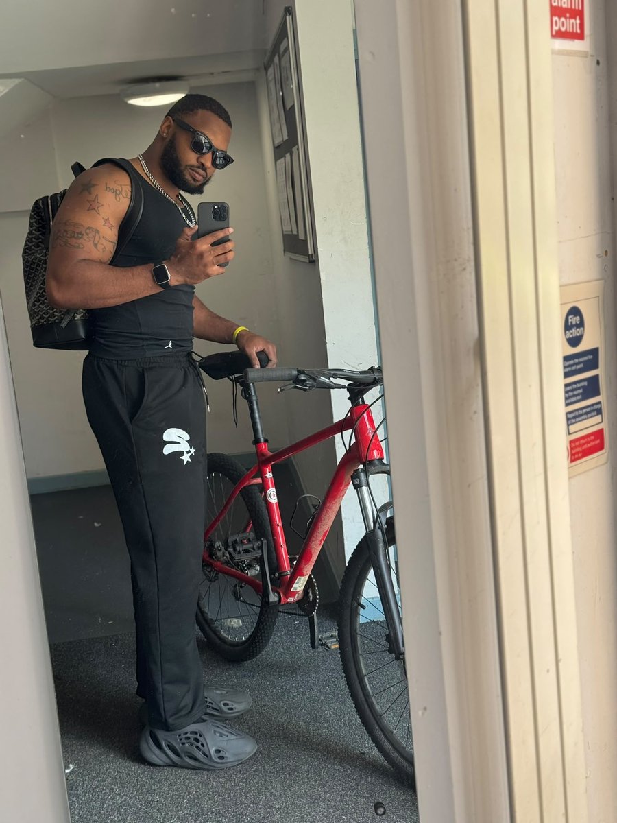 Cashalphadom's tweet photo. Out here looking like your wallet's worst nightmare. Send it. 💸 #findom #malefindom #alphacash #paypig #cashmaster https://t.co/0nNMY1pvQW