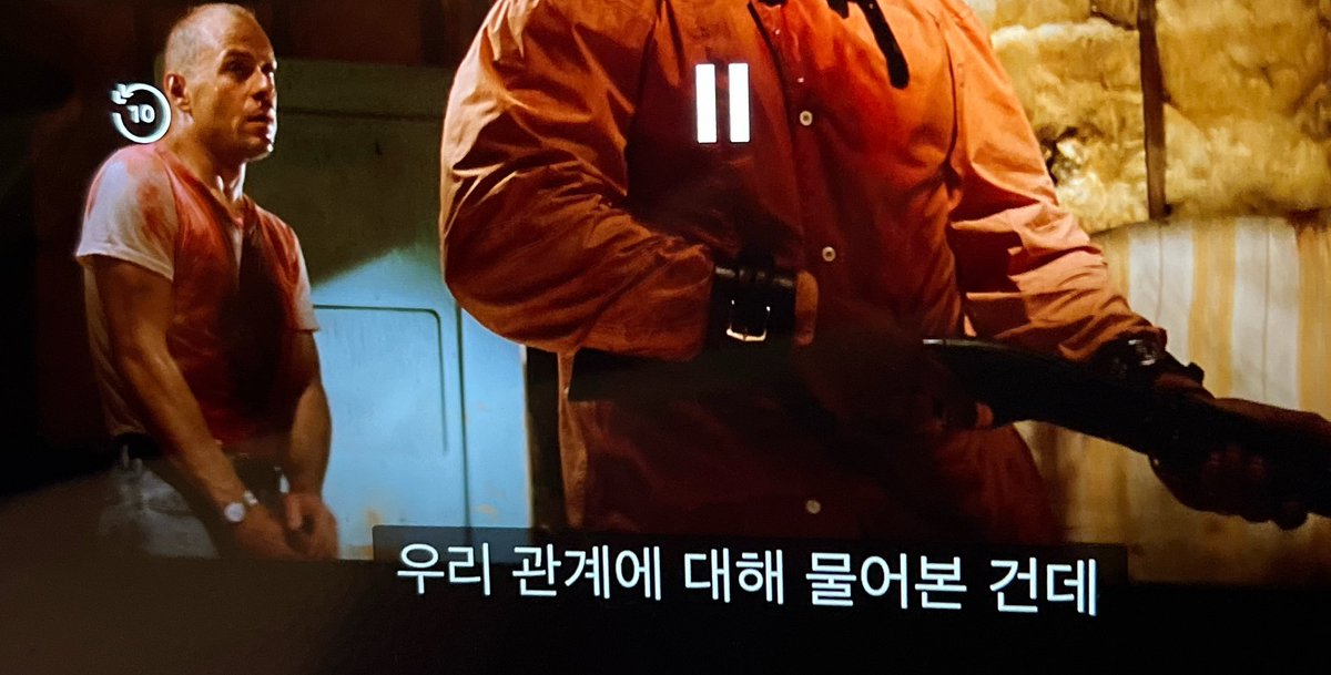 vvvwwwc's tweet photo. 아 장르가 코메디였어? https://t.co/QN3c4TDHcu