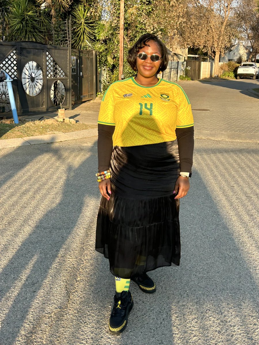 MissPalulu's tweet photo. It is 🇿🇦

#BafanaKaofela 💛 https://t.co/CxxYUJ4zOA
