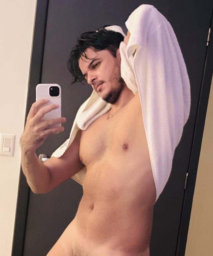 pedrimlima's tweet photo. Um dia ainda vou conseguir definir essa barriga… Amém 🙏🏼? https://t.co/c7eMZMmfAM