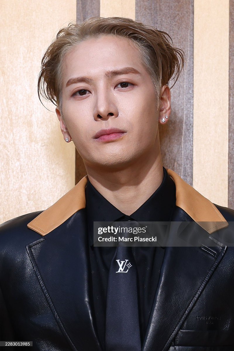 z98j_'s tweet photo. Another day, another unforgettable Louis Vuitton moment with Jackson Wang. Effortless as always. 🖤✨

#LVMenSS27 #JacksonWang #LouisVuitton https://t.co/lYADklpCUV