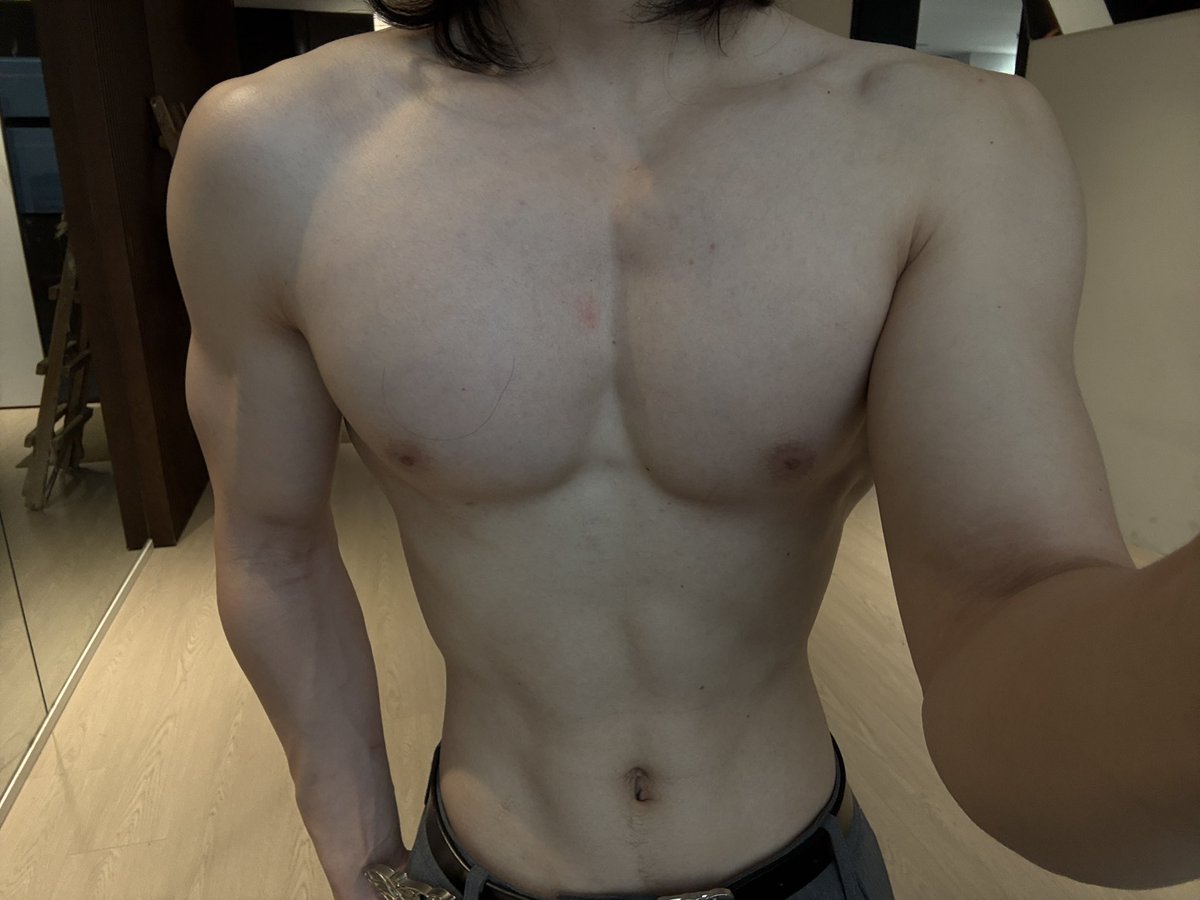 lixinnnnng's tweet photo. 超级无敌肌肉男
#健身 https://t.co/ikUukOJFZI