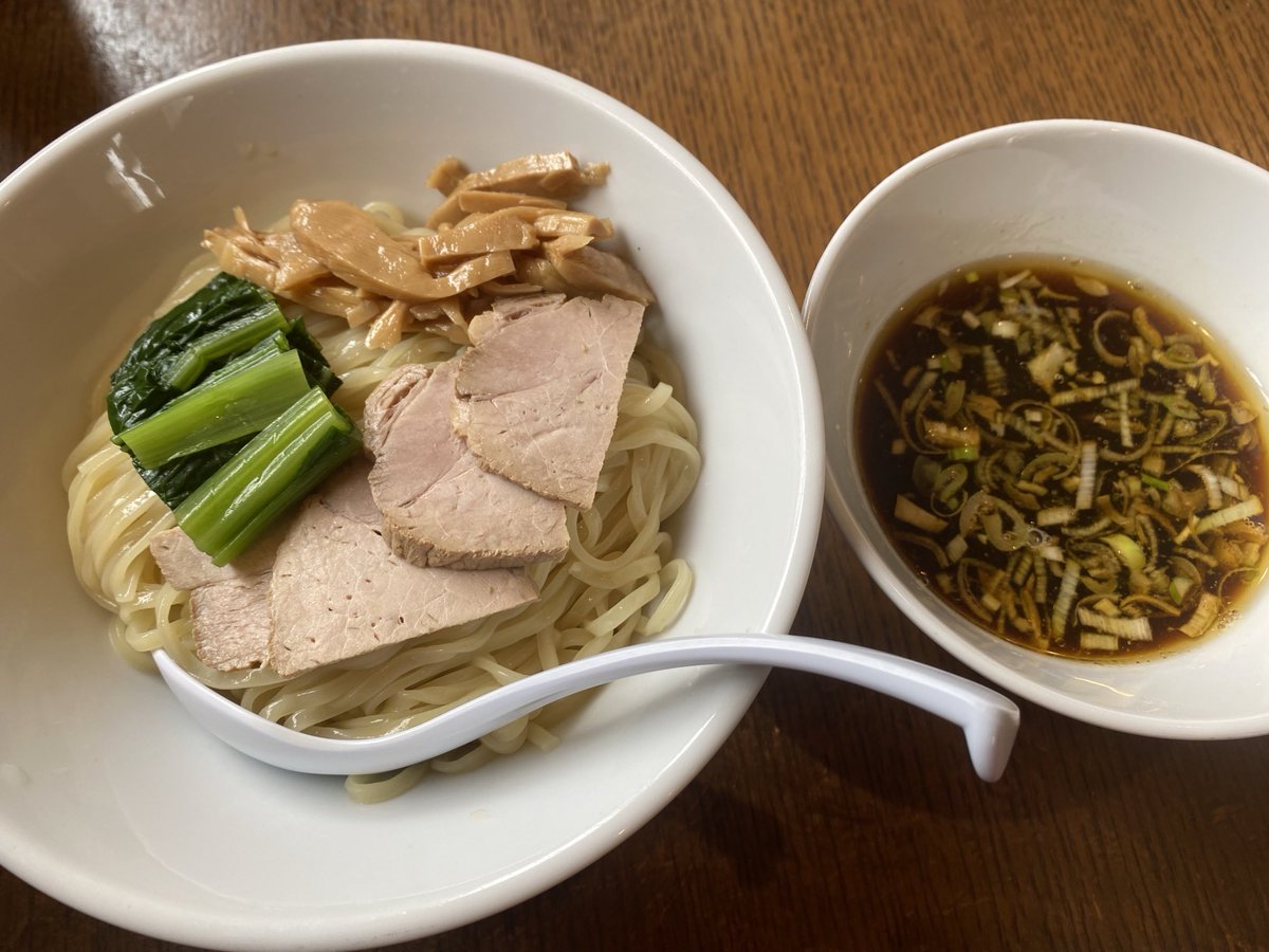 htmtd5592's tweet photo. 麺処ゆきち　習志野
限定　昆布水つけ麺　醤油
夜勤前の腹ごしらえ😀
忙しくて中々伺う事ができなかったのですが、昆布水が始まったのなれば行かねば‼️久々に相方をお供に。
ぽっかり空いた心の穴を埋めるべく、仕事をドンドン入れてしまっていますが、今日は心が満たされた〜😊
美味しかった〜🍜 https://t.co/p5KaL0ULng