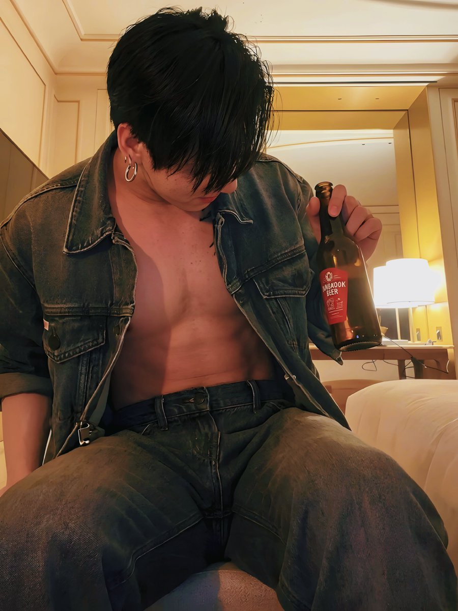 MYPSIC0's tweet photo. •₊˚﹒🍙  📷 ﹒ ͟͞=     
      🎧🧷 .◝꒱ ·

                    280626   —   ɴᴇᴡ ᴘᴏsᴛ:

#fakeland #freerol #rp #parodyaccount https://t.co/c5gupkT6BV