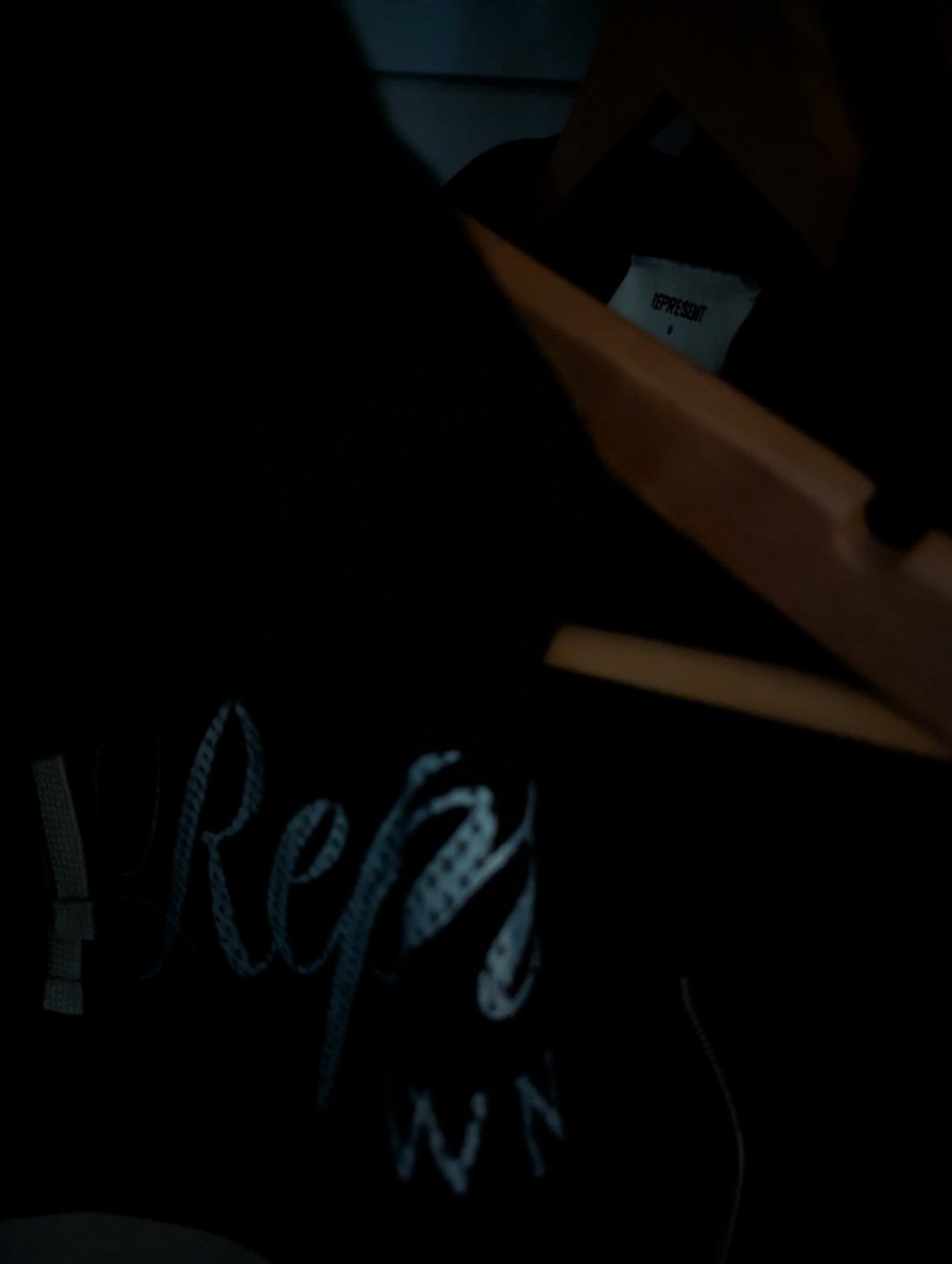 __Gh_ost's tweet photo. @Brr_Toon i have the script font ones and i just ordered the track ones with the stripe on the side. i really wanted it and at the time they were sold out. i looked yesterday and my size was available so had to cop quickly lol https://t.co/TWA66sEeBv