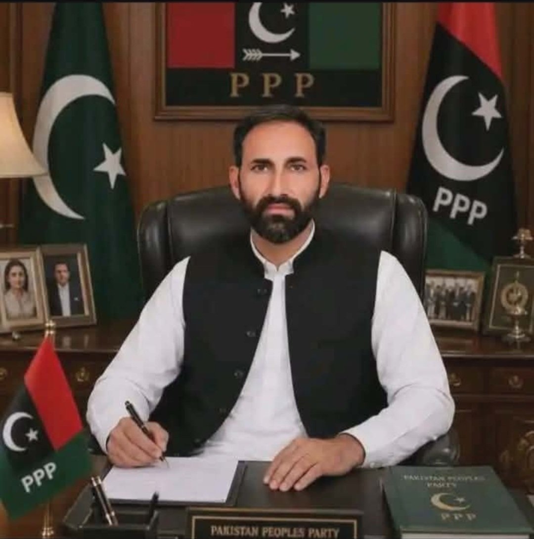 khanchilasi143's tweet photo. #ALGAUT
چیف الیکشن کمشنر بتائیں، کس قانون کے تحت پوسٹل بیلٹس کی گنتی کے بغیر فارم 49 جاری کیا گیا؟ اگر ہر قانونی ووٹ شمار نہیں ہوا تو یہ شفاف انتخاب نہیں بلکہ عوام کے حقِ رائے دہی پر سوالیہ نشان ہے قوم جواب مانگتی ہے۔
#GBA16ElectionFraud #JusticeForGBA16 #CountPostalBallotsGBA16 https://t.co/GZoDhS6vUw
