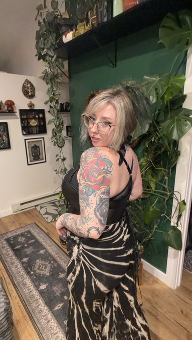 Fern Sparx🌙🥀🖤 Nature Goddess✨️ - A little hippie a little alternative 🖤✨ https://t.co/v9qwbp5uaq