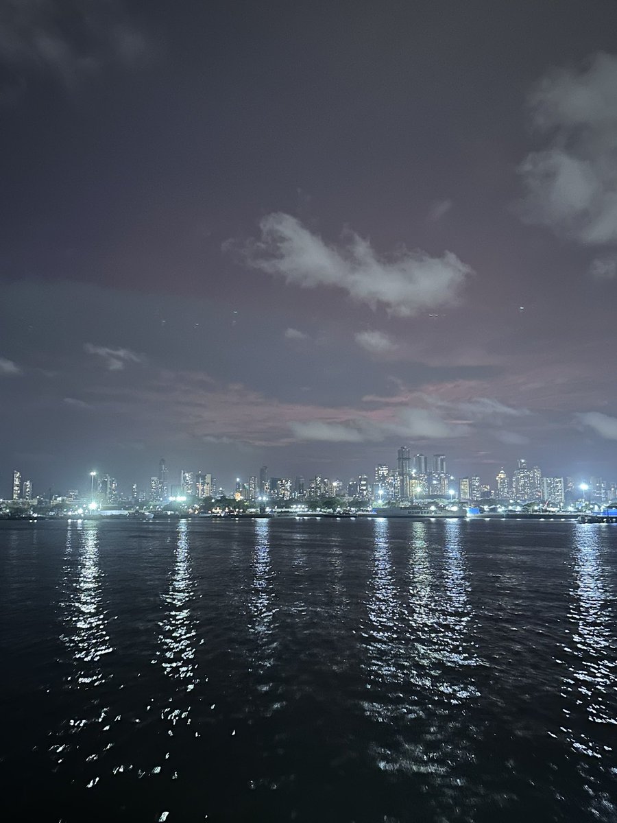 blitzkreigm's tweet photo. When Bombay sky decides to put on a show, nothing else compares. https://t.co/d3SJ0fhBDx