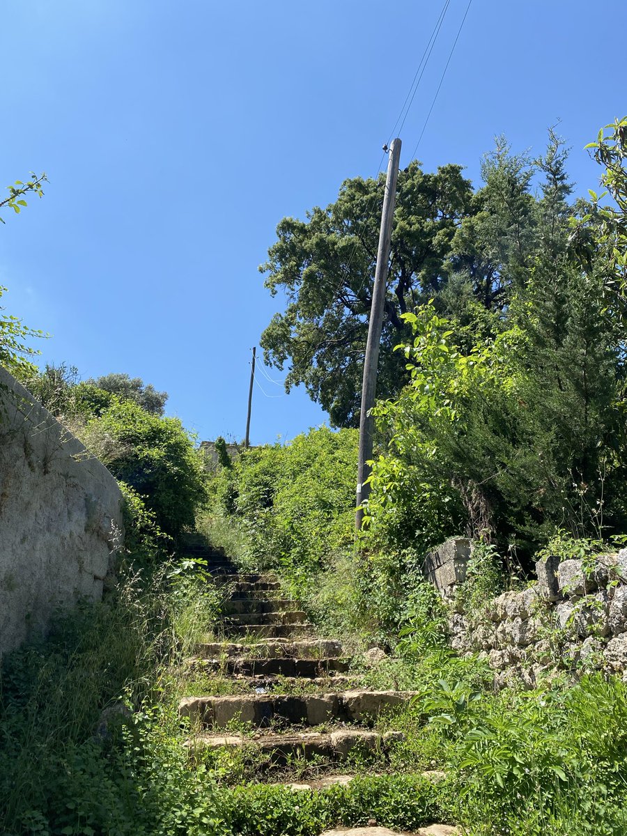 Slmnklbc's tweet photo. Yarım kalmış bir yapı, tamamlanmış bir tarih… Batıayaz Ermeni Kilisesi, zamana sessizce tanıklık ediyor. #Hatay #Samandağ https://t.co/wY02PdpWxE