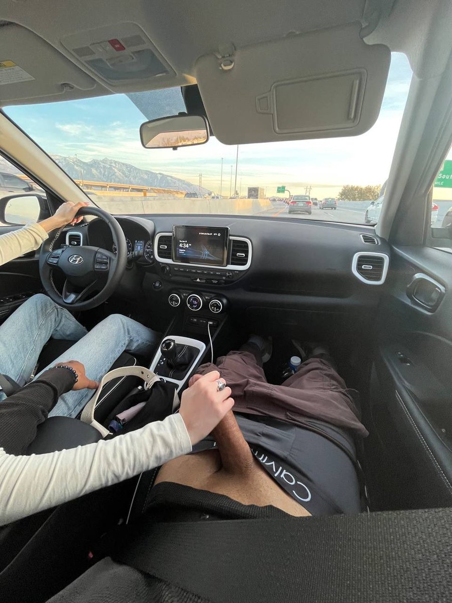 8inchlightskin_'s tweet photo. she jerks me off while she drives 😈 https://t.co/foeFoTnVct