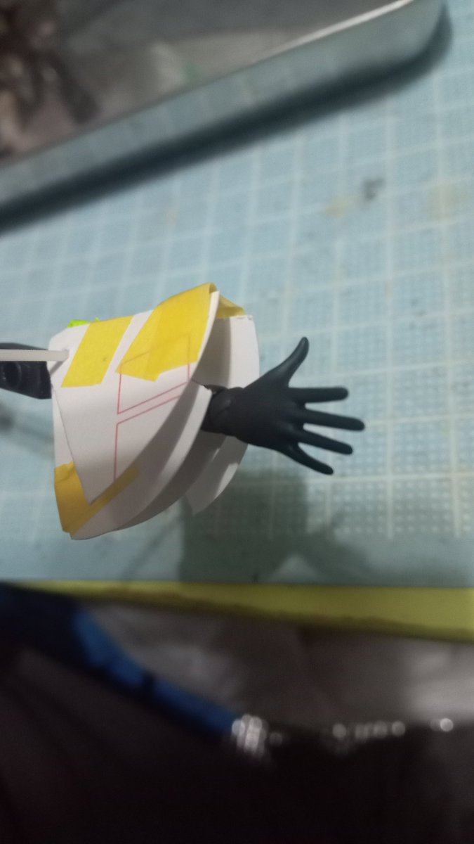 b59092's tweet photo. プラモネタ

2cm60度の扇のコの字×2

肘上にパフスリーブ作ってそこに軸仕込む？

リリララ腕なら肘上外径5ｍｍ
→内径5ｍｍパイプとパテでなんやかや？ https://t.co/rlyEZmPvju