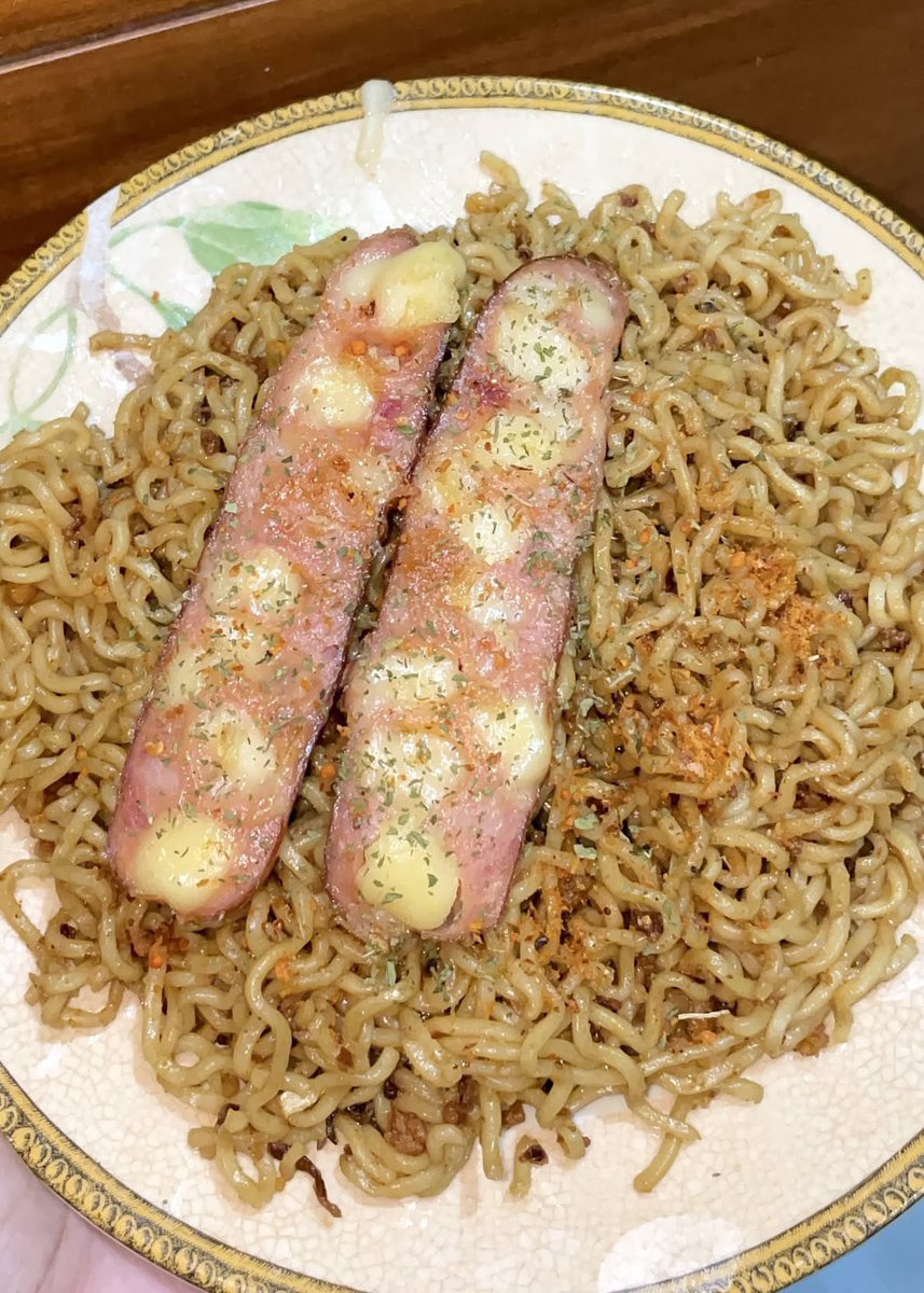 cadteya's tweet photo. ini merk sosis kejunya yaaaa 😋💛
• 🖇️ https://t.co/8345sKtg4E

dia GLUTEN FREE jugaa ⭐️😌 rasanya ada smoky" nyaa gitu &amp; padet full daging truss keju nyaa lumerr paraahh !!! 🤤🧀 dimakan sendiri enak, dimakan pake apa ajaa juga ENAK 💯 ‼️￼ https://t.co/7ewxLCKAQE
