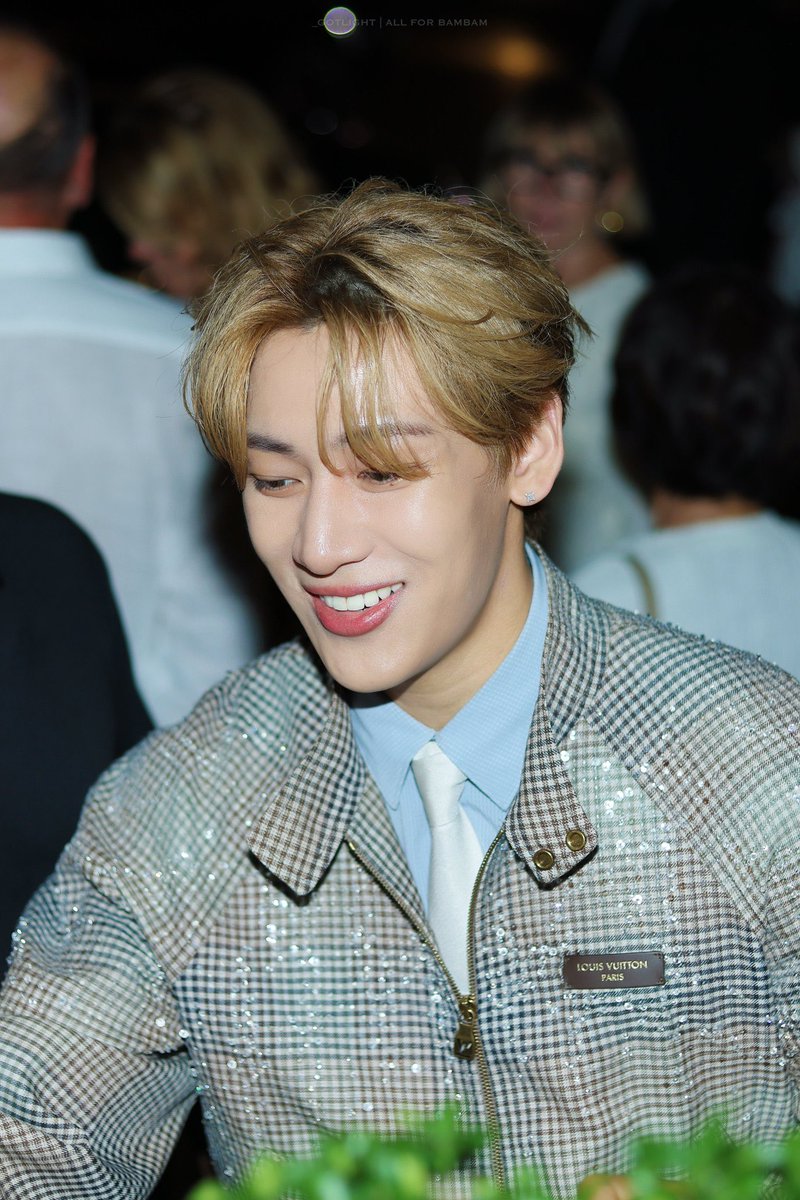 biwtk1's tweet photo. 1.8 มายังงงง
#BamBamxLVMenSS27
#BamBam #LVMenSS27 #LouisVuitton
@BamBam1A @LouisVuitton https://t.co/GKGOxm0egQ