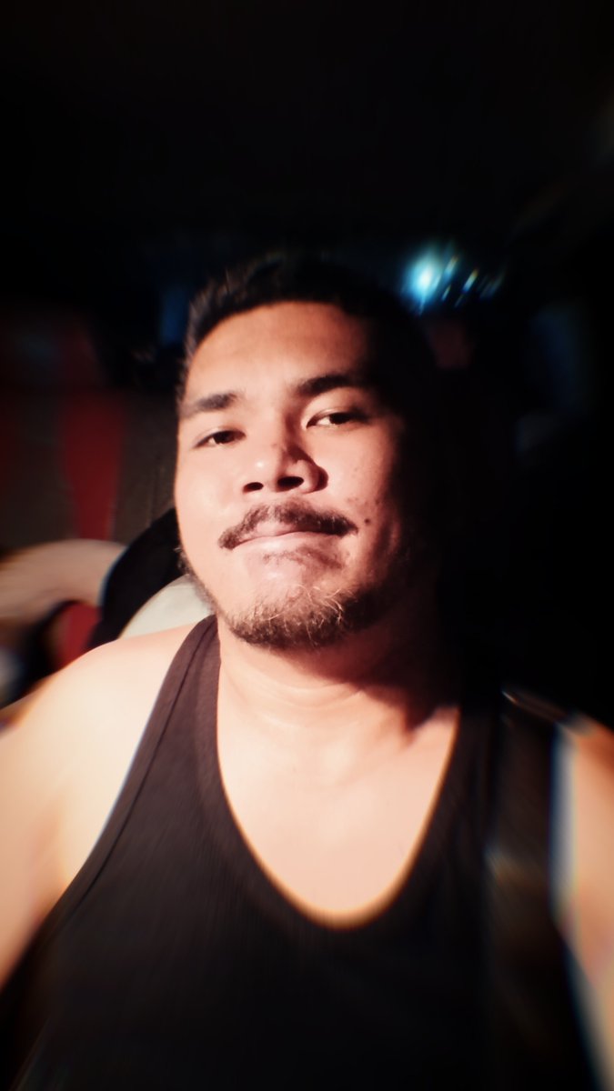 tglmango's tweet photo. Ngiti ng isang pinagtulungan at pinakain ng 💦 ng dalawang cub at isang daddy bear 🔥 

#carfun https://t.co/L7JkxayI74