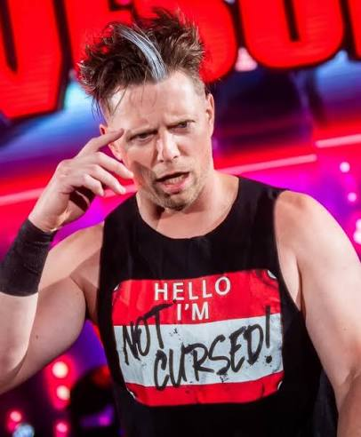 chasingbogey's tweet photo. @DanhausenAD @wepamysterio Because the French fries look like @mikethemiz new hairstyle. https://t.co/DS2zNoQb1z