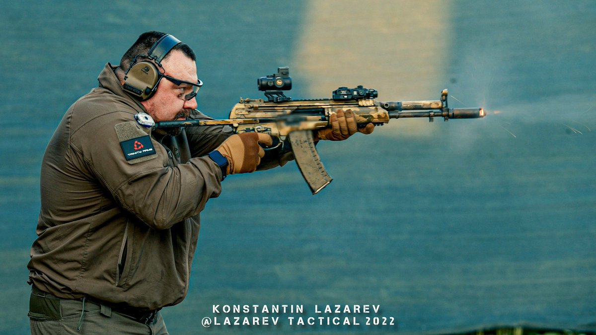 TheGreyPatriot_'s tweet photo. 🇷🇺 Today's presentation of A-546 (also known as KORD 5.45 and 6P67) by 🇷🇺 military blogger Konstantin Lazarev.

#Russia #Russian #Russians #Today #KORD #A545 #Rifle #Tactical #Military #Army #Shooting #Lazarev #Training https://t.co/omENfINclM