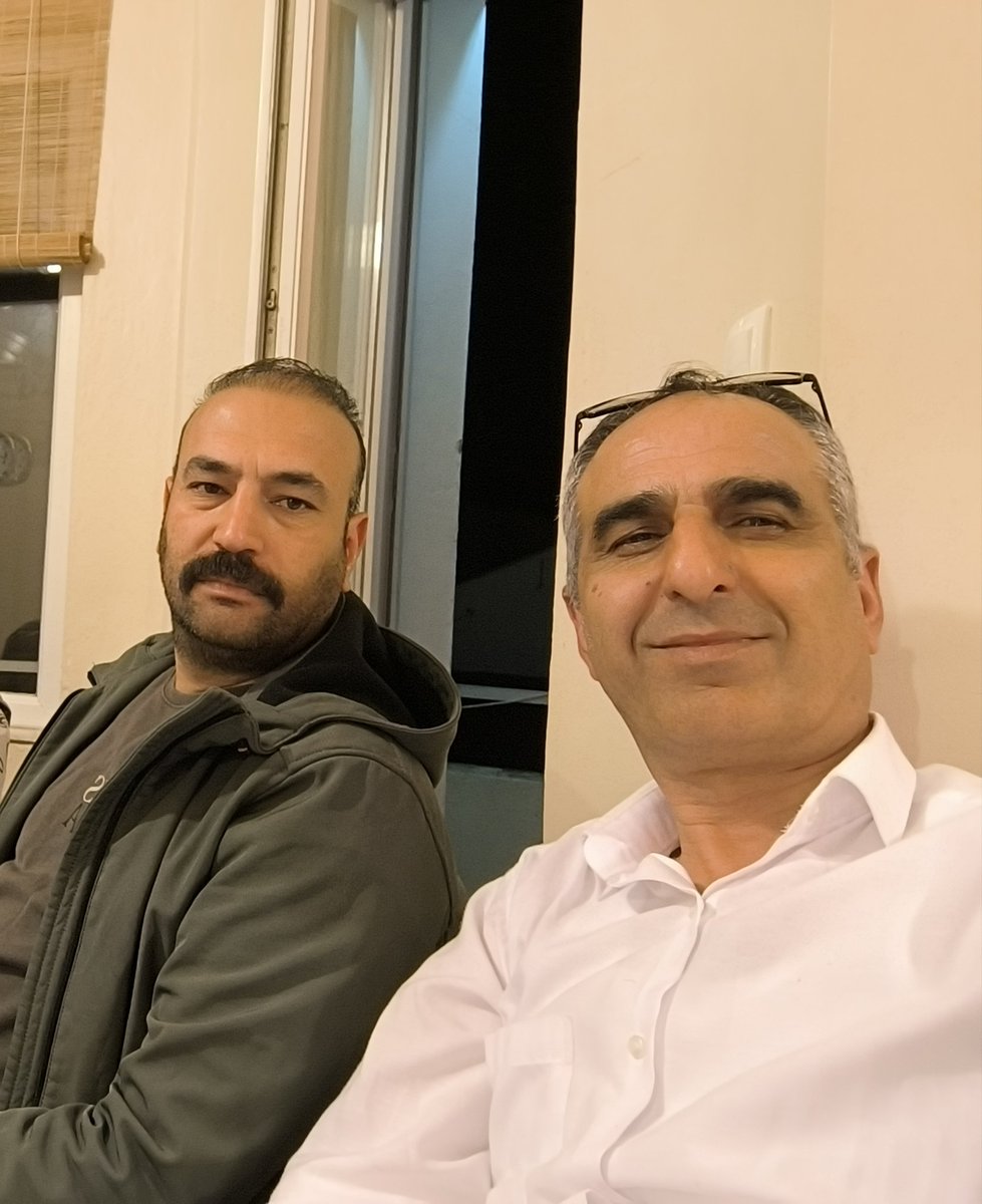 ercu_adalar's tweet photo. Biz senin ilkeli duruşunu sevdik. Korkusuz, kitaba ortasından konuşan yanını sevdik. Ahlaklı bir yönetici ve idealist bir aile babası yanını sevdik. Seni sevmeyenler, kötülükten beslenenler, ahlak yoksunu çevrelerin ahlaksız iftiralarına seni kurban vermeyeceğiz @durakfirat https://t.co/lPnO68If9u