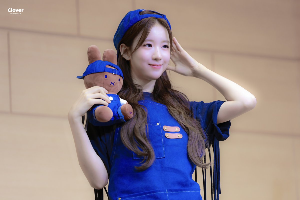 imlucky_now's tweet photo. 260628 #우연 HQ

존귀 사장님🫰🏻🫰🏻

#우아 #WOOAH #WOOYEON https://t.co/rHEuxVmmFn