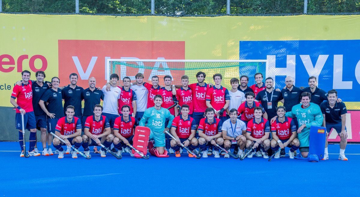 rfe_hockey's tweet photo. Nuestro equipo ❤️

#RedSticks #ESHockey https://t.co/yFautBCPRn