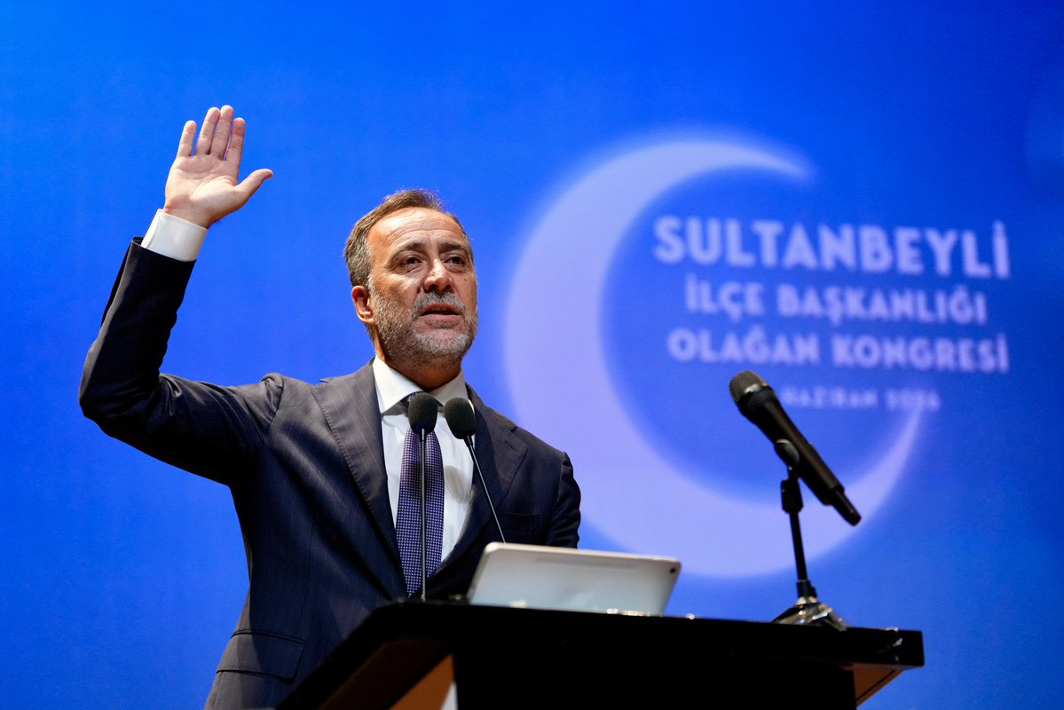 _MHPistanbul_'s tweet photo. İlçe kongrelerimizin 1.Etabında son ilçe kongremiz Sultanbeyli’de, MHP Gümüşhane Milletvekilimiz Sn. Musa Küçük ve İl Başkanımız Sn. Volkan Yılmaz’ın teşrifleriyle gerçekleştirilmiştir.

Divan Başkanlığını üstlenen MHP Gümüşhane Milletvekilimiz Sn. Musa Küçük, Divan üyeleri MHP İstanbul İl Başkan Yardımcımız Sn. Uygar Oral Çelik, MHP İstanbul İl Yönetim Kurulu Üyelerimiz Sn. Av. Kürşat Yakışıklı ve Sn. Av. Ömer Çölüoğlu'na değerli katkılarından dolayı teşekkür ederiz. 

Ayrıca kongre salonumuza teşrif eden Sultanbeyli Belediye Başkanı Sn. Ali Tombaş’a ve salonumuzu varlıklarıyla şereflendiren tüm dava arkadaşlarımıza  şükranlarımızı sunarız. 

Sultanbeyli İlçe kongremiz hayırlı, uğurlu olsun.
