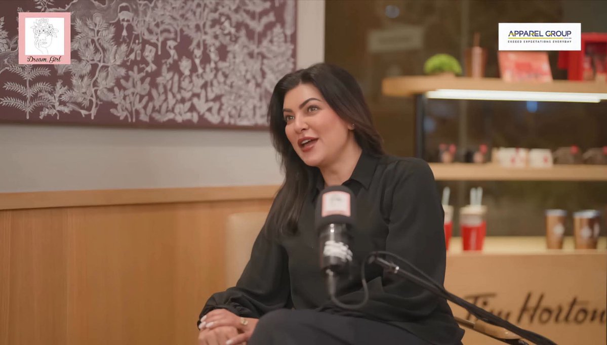 irumrae's tweet photo. انڈین اداکارہ Sushmita Sen کہتی ہیں کہ:
“کسی نے مجھ سے کہا تھا کہ ہمیشہ یاد رکھنا! آپ سے سوال جتنی بھی بدتمیزی سے کیا جائے، آپ تمیز سے جواب دینا کیونکہ
History will not record that question, they’ll record your answer.
ذہن میں بیٹھ گیا کہ کچھ ہوجائے، مجھے میری بات رکھنی ہے اور تمیز سے رکھنی ہے تاکہ جو سامنے سن رہا ہے اسے سمجھ میں نہیں بھی آئے تو بعد میں 
When history records it 
کسی اور کو سمجھ میں آجائے۔”

اور یہ بات پلے سے باندھ لینے والی ہے۔اور میرا تو اب ہر روز اس چیز سے واسطہ پڑ رہا ہے۔

لوگ ایکشن کو یاد نہیں رکھتے، وہ ہمیشہ تمہارے ری ایکشن کو یاد رکھتے ہیں۔ 

People try to provoke you, but it is up to you to protect your own legacy.

تو اگر کوئی تم پر بلاوجہ کی تنقید کررہا ہے یا پھر بلاوجہ تم سے ایسی بات کہہ رہا ہے جو مناسب نہیں تو اس کے پیچھے ان کا مقصد صرف تمہیں اکسانا ہوتا ہے، تمہیں provoke کرنا ہوتا ہے۔ 
کیونکہ یہ دنیا تماشا دیکھنے والوں کے ساتھ ہوتی ہے۔تو تم نے ان کے لیے تماشے کا کھیل نہیں بننا۔

کیونکہ لوگ ان کے الفاظ کو یاد نہیں رکھیں گے، لوگ اس بات کو یاد رکھیں گے کہ تم نے اپنی بات کیسے سامنے رکھی تھی۔ 

قد میں “بونا” ہونا عیب نہیں ہے، سوچ میں “بونا” ہونا بہت بڑا عیب ہے اور تمہیں ان کی طرح “بونا انسان” نہیں بننا۔

مسکان احزم