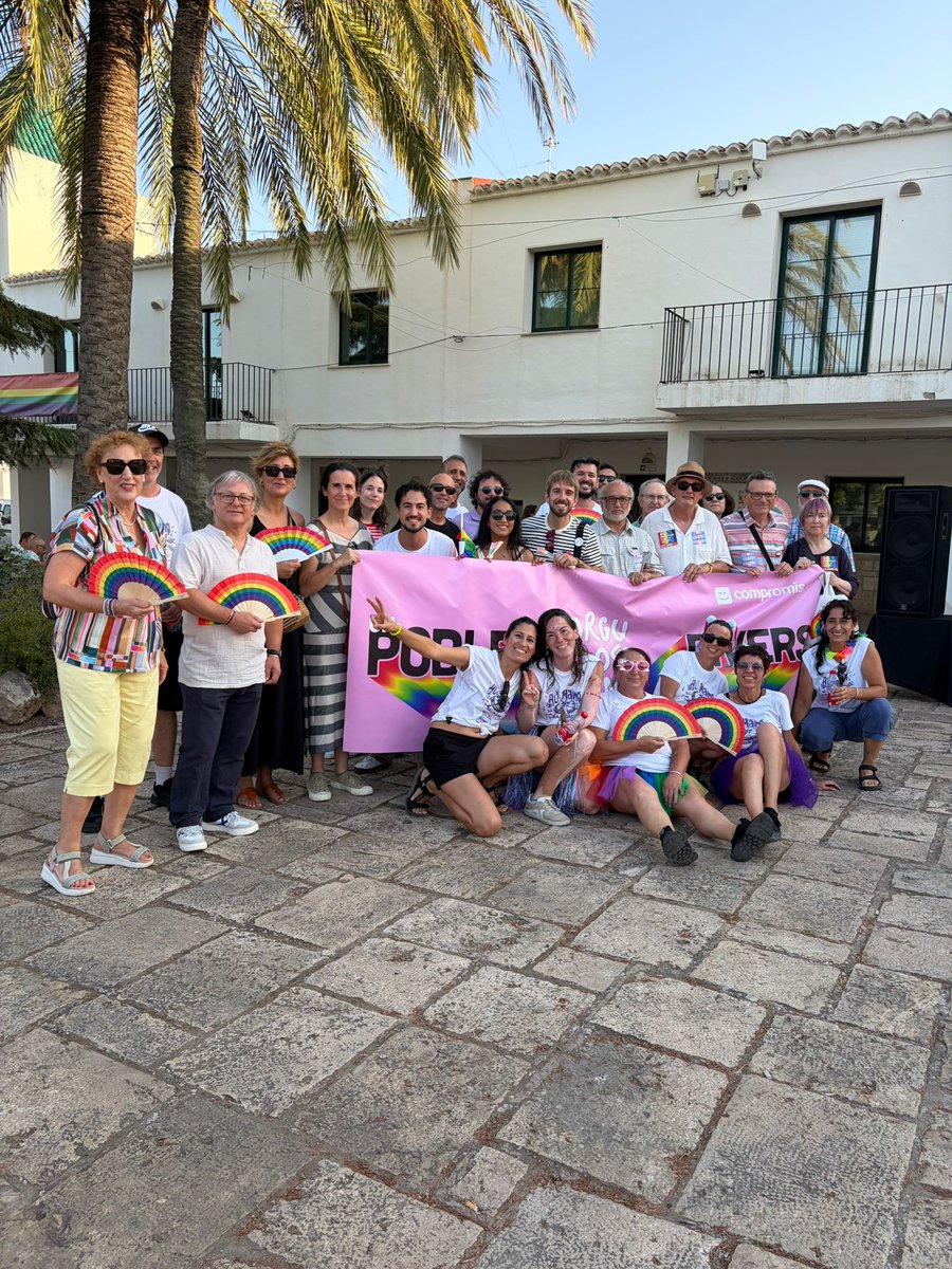 compromispicass's tweet photo. 🌈 El Dia Internacional de l'Orgull LGTBIQ+ és molt més que una festa: reivindiquem drets, llibertat i igualtat.

Mentre l'extrema dreta i la dreta extrema intenten invisibilitzar el col·lectiu LGTBIQ+, retallar drets o convertir la diversitat en una batalla cultural,

👇🏼🧵 https://t.co/KMXNzqu4W8