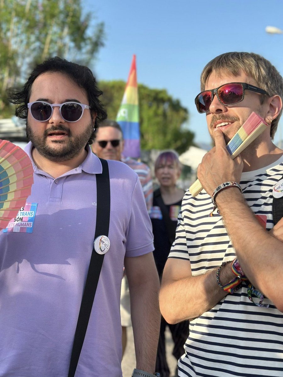 compromispicass's tweet photo. 🌈 El Dia Internacional de l'Orgull LGTBIQ+ és molt més que una festa: reivindiquem drets, llibertat i igualtat.

Mentre l'extrema dreta i la dreta extrema intenten invisibilitzar el col·lectiu LGTBIQ+, retallar drets o convertir la diversitat en una batalla cultural,

👇🏼🧵 https://t.co/KMXNzqu4W8