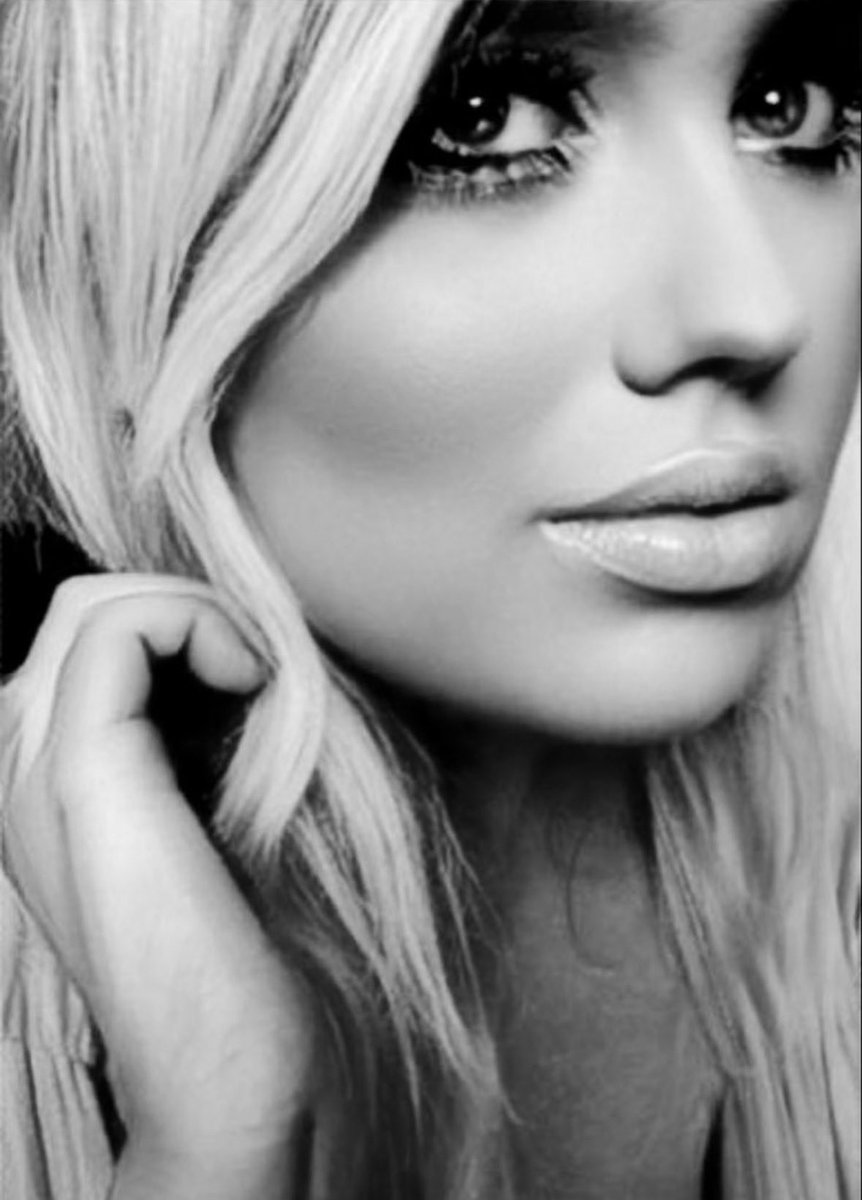 Richard4m's tweet photo. If you’re “still not FOLLOWING” Taya, one of our beloved & secret 5 💎BEAUTIFUL 💣.COM patriot, you’re missing out on a number of levels.
I highly suggest you do and thank me way later— “which is” 💯% #OPTIONAL 🤭
Pls FOLLOW @travelingflying A SAP 🔊🔊🔊 https://t.co/mxMYHZVkcP