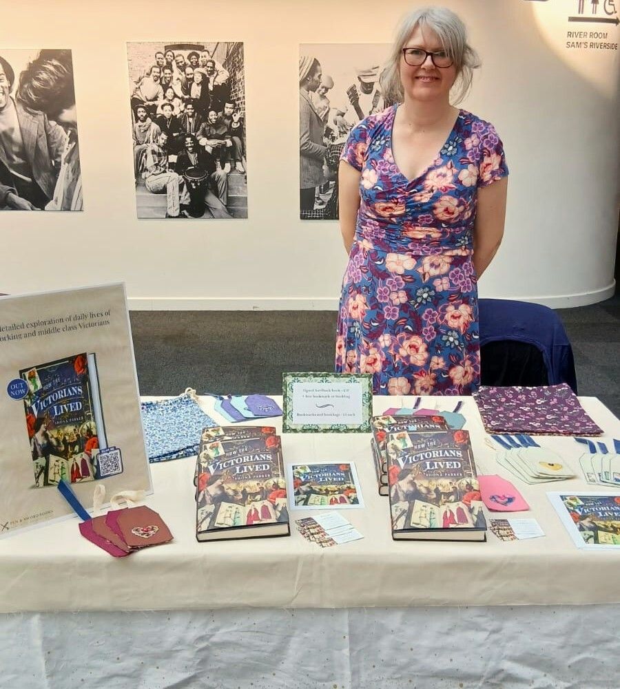 _backinthedayof's tweet photo. Here I am at The Sherlock Holmes Showcase at Hammersmith Studios, London on 23rd May! It was an amazing event pulled off by the Sherlock Holmes Society of London. It was lovely to meet people who had already bought my book, others who were interested in how I had researched it... https://t.co/CIgzXPScEc