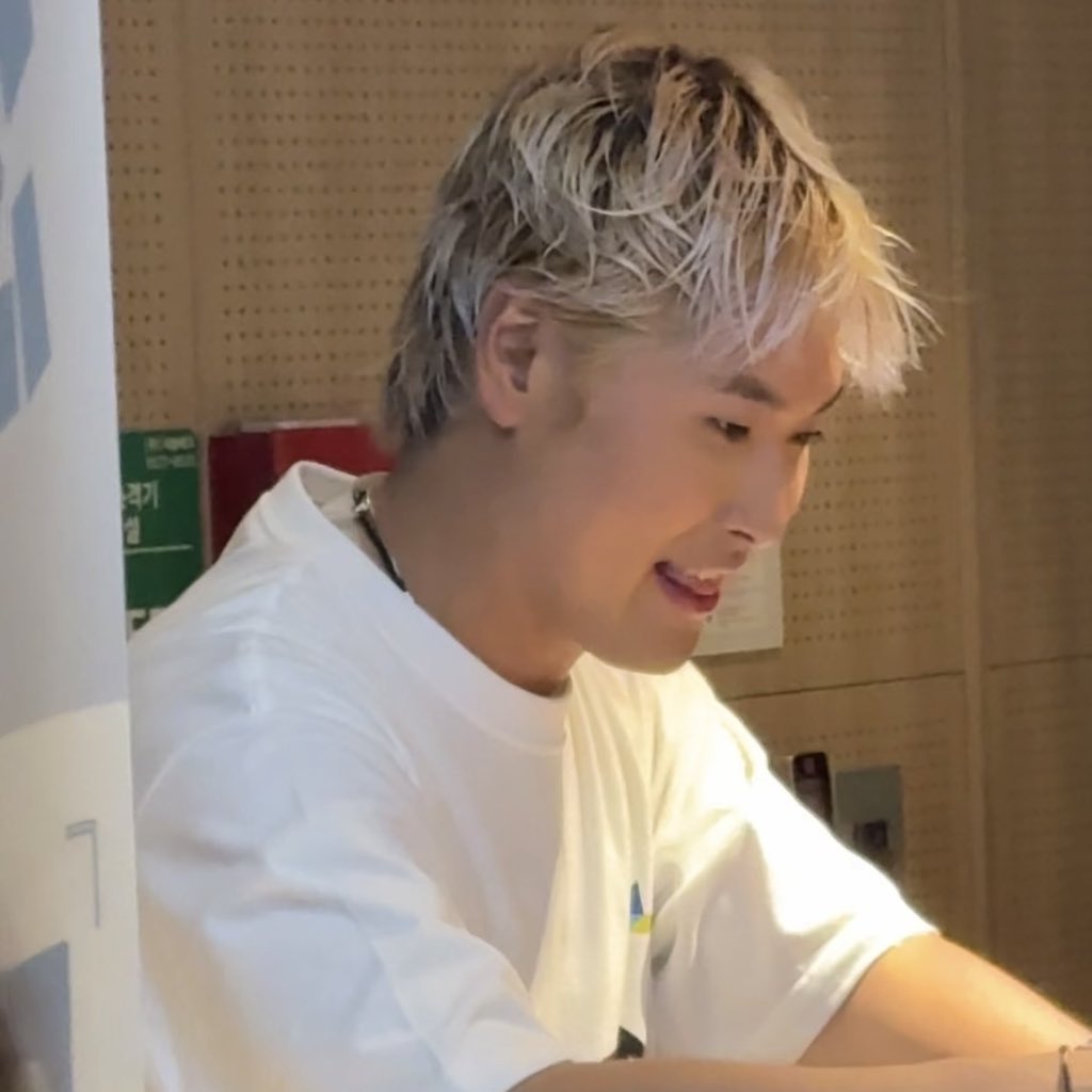 IIecorua's tweet photo. 귀엽다고 생각 https://t.co/yxqedFFSOl