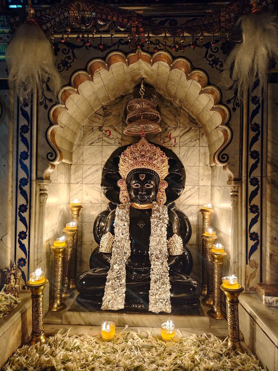 ujju_the_gujju's tweet photo. श्री अंतरीक्ष पार्श्वनाथ दादा के आज के  दर्शन
28-06-2026 https://t.co/bYyxXV0bqe