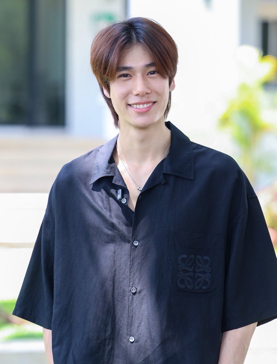 nongphu_meow's tweet photo. ปรุงจืดผมไม่เซ็ตเชิ้ดขาว ✅   เชิ้ดดำ ✅ https://t.co/bOgimeIsVj