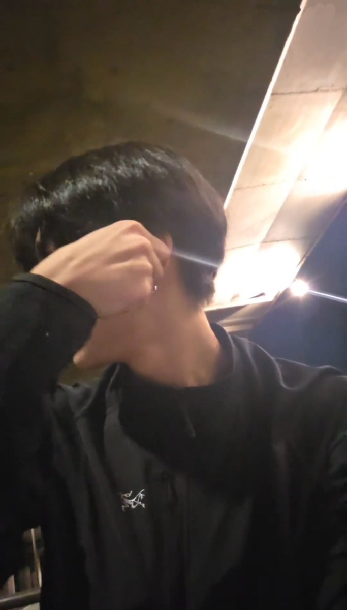 ddagdak_'s tweet photo. 이 분 남친짤을 너무 많이 생성했는데 https://t.co/xrAp9ubSrK