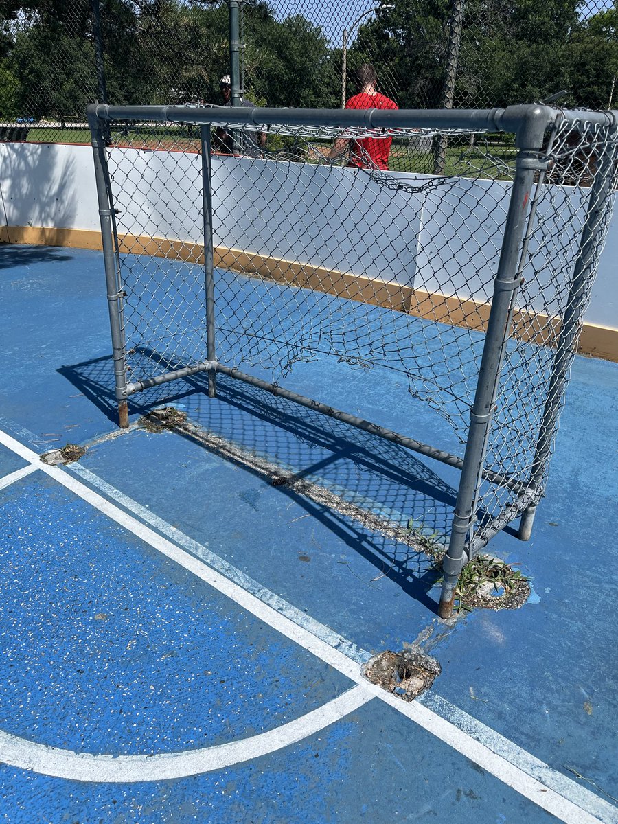 CWeb31's tweet photo. @stlcsb The Lindenwood Park nets that we play on weekly have been completely destroyed by the soccer players that play in the hockey rink. Can we get these repaired? Thanks! https://t.co/G7Oxu934Uu