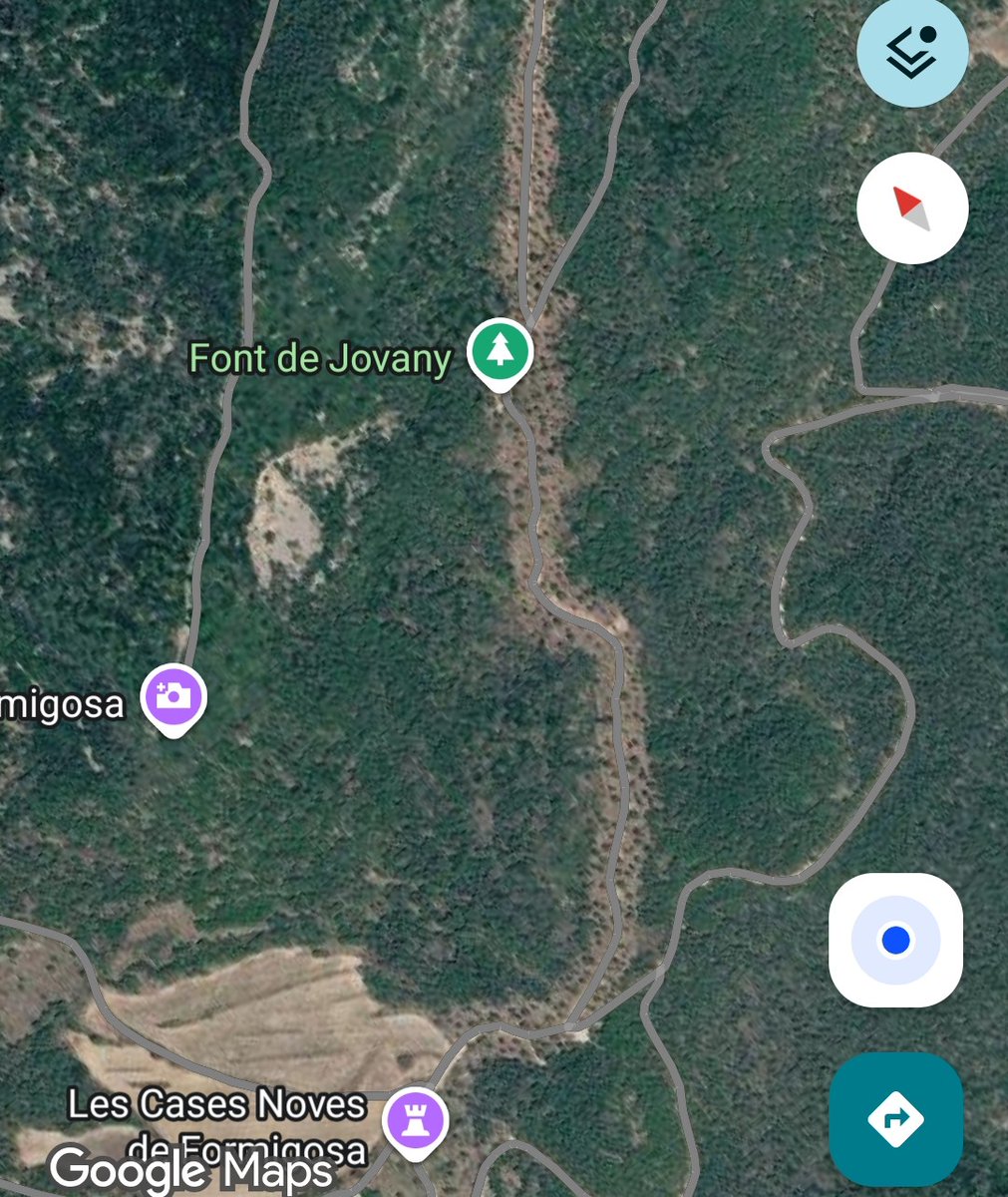 pijoan_jordi's tweet photo. Perímetres de protecció realitzats per l'Ajuntament de Querol ,ara fa un any, vistos per satèl·lit https://t.co/8TJkdfwdex