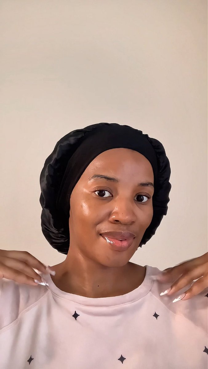 Buhleee_'s tweet photo. If your dark marks aren’t fading, it might not be your serum… it’s your cleanser. 🫧
Watch the breakdown on
TikTok: https://t.co/3MGeYfZfy6
Or
Instagram: https://t.co/POcOS0UCry
#DermBarbie
#SkincareRoutine
#Hyperpigmentation
#DarkMarks
#GlowingSkin https://t.co/6CHv7YXQQ5
