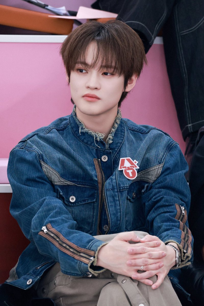 ZCLFEED's tweet photo. nct dream weibo update with #chenle 🩶 https://t.co/WaBxaHoCLr