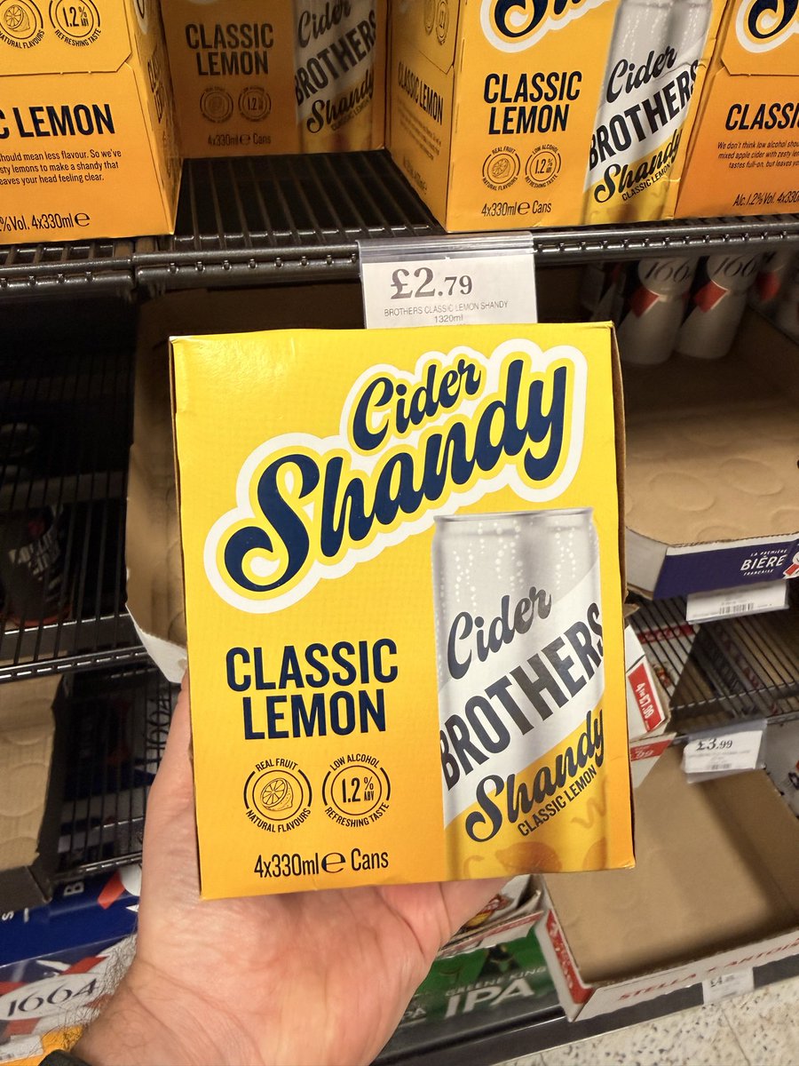 All_Things_New_'s tweet photo. Brothers Cider Shandy! 😎 At Home Bargains @BrothersCider #brotherscider #cider #cidershandy #shandy #wellthisisnew https://t.co/spxHqJ378x