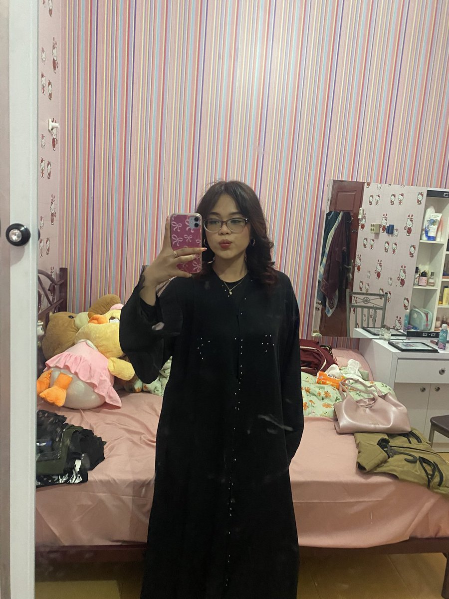 nauffrr's tweet photo. Nambah standing mirror di kamar too much ga ya https://t.co/RLJXTVbtDc