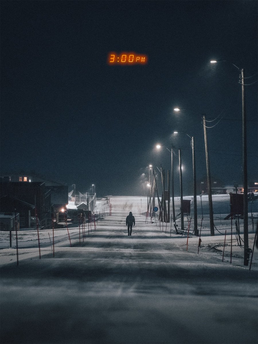 visualsofearth1's tweet photo. Longyearbyen, Svalbard during the polar night. https://t.co/nMZetbk8xu